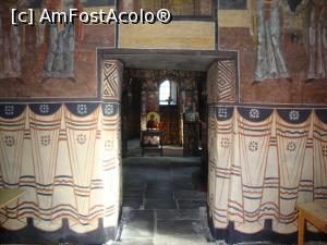 [P18] Vizităm în liniște biserica veche a Mănăstirii Brâncoveanu. Se observă trecerea din pronaos spre naos.  » foto by Floryn81
 - 
<span class="allrVoted glyphicon glyphicon-heart hidden" id="av720658"></span>
<a class="m-l-10 hidden" id="sv720658" onclick="voting_Foto_DelVot(,720658,4842)" role="button">șterge vot <span class="glyphicon glyphicon-remove"></span></a>
<a id="v9720658" class=" c-red"  onclick="voting_Foto_SetVot(720658)" role="button"><span class="glyphicon glyphicon-heart-empty"></span> <b>LIKE</b> = Votează poza</a> <img class="hidden"  id="f720658W9" src="/imagini/loader.gif" border="0" /><span class="AjErrMes hidden" id="e720658ErM"></span>