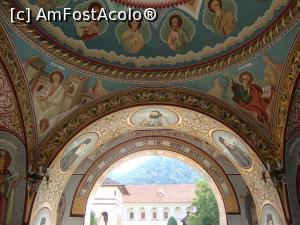 [P06] Admirăm picturile din calea de acces pe sub turnul clopotniță.  » foto by Floryn81
 - 
<span class="allrVoted glyphicon glyphicon-heart hidden" id="av720636"></span>
<a class="m-l-10 hidden" id="sv720636" onclick="voting_Foto_DelVot(,720636,4842)" role="button">șterge vot <span class="glyphicon glyphicon-remove"></span></a>
<a id="v9720636" class=" c-red"  onclick="voting_Foto_SetVot(720636)" role="button"><span class="glyphicon glyphicon-heart-empty"></span> <b>LIKE</b> = Votează poza</a> <img class="hidden"  id="f720636W9" src="/imagini/loader.gif" border="0" /><span class="AjErrMes hidden" id="e720636ErM"></span>