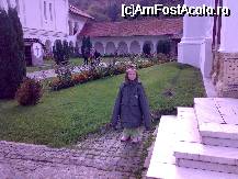 [P23] Pe alee in interiorul manastirii.. » foto by corinne
 - 
<span class="allrVoted glyphicon glyphicon-heart hidden" id="av46553"></span>
<a class="m-l-10 hidden" id="sv46553" onclick="voting_Foto_DelVot(,46553,4842)" role="button">șterge vot <span class="glyphicon glyphicon-remove"></span></a>
<a id="v946553" class=" c-red"  onclick="voting_Foto_SetVot(46553)" role="button"><span class="glyphicon glyphicon-heart-empty"></span> <b>LIKE</b> = Votează poza</a> <img class="hidden"  id="f46553W9" src="/imagini/loader.gif" border="0" /><span class="AjErrMes hidden" id="e46553ErM"></span>