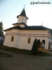 [P08] bisericuta veche singura scapata cat de cat de urgiile istoriei... » foto by sandu.53
 - 
<span class="allrVoted glyphicon glyphicon-heart hidden" id="av284818"></span>
<a class="m-l-10 hidden" id="sv284818" onclick="voting_Foto_DelVot(,284818,4842)" role="button">șterge vot <span class="glyphicon glyphicon-remove"></span></a>
<a id="v9284818" class=" c-red"  onclick="voting_Foto_SetVot(284818)" role="button"><span class="glyphicon glyphicon-heart-empty"></span> <b>LIKE</b> = Votează poza</a> <img class="hidden"  id="f284818W9" src="/imagini/loader.gif" border="0" /><span class="AjErrMes hidden" id="e284818ErM"></span>