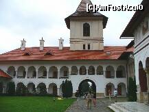 [P18] Sambata de Sus - curtea Manastirii Brancoveanu » foto by ascent
 - 
<span class="allrVoted glyphicon glyphicon-heart hidden" id="av174100"></span>
<a class="m-l-10 hidden" id="sv174100" onclick="voting_Foto_DelVot(,174100,4842)" role="button">șterge vot <span class="glyphicon glyphicon-remove"></span></a>
<a id="v9174100" class=" c-red"  onclick="voting_Foto_SetVot(174100)" role="button"><span class="glyphicon glyphicon-heart-empty"></span> <b>LIKE</b> = Votează poza</a> <img class="hidden"  id="f174100W9" src="/imagini/loader.gif" border="0" /><span class="AjErrMes hidden" id="e174100ErM"></span>