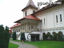 [P22] Sambata de Sus - curtea Manastirii Brancoveanu » foto by ascent
 - 
<span class="allrVoted glyphicon glyphicon-heart hidden" id="av174104"></span>
<a class="m-l-10 hidden" id="sv174104" onclick="voting_Foto_DelVot(,174104,4842)" role="button">șterge vot <span class="glyphicon glyphicon-remove"></span></a>
<a id="v9174104" class=" c-red"  onclick="voting_Foto_SetVot(174104)" role="button"><span class="glyphicon glyphicon-heart-empty"></span> <b>LIKE</b> = Votează poza</a> <img class="hidden"  id="f174104W9" src="/imagini/loader.gif" border="0" /><span class="AjErrMes hidden" id="e174104ErM"></span>