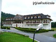 [P05] Sambata de Sus - <s>chiliile din incinta Manastirii Brancoveanu</s>
Academia de la Sâmbata » foto by ascent
 - 
<span class="allrVoted glyphicon glyphicon-heart hidden" id="av174087"></span>
<a class="m-l-10 hidden" id="sv174087" onclick="voting_Foto_DelVot(,174087,4842)" role="button">șterge vot <span class="glyphicon glyphicon-remove"></span></a>
<a id="v9174087" class=" c-red"  onclick="voting_Foto_SetVot(174087)" role="button"><span class="glyphicon glyphicon-heart-empty"></span> <b>LIKE</b> = Votează poza</a> <img class="hidden"  id="f174087W9" src="/imagini/loader.gif" border="0" /><span class="AjErrMes hidden" id="e174087ErM"></span>