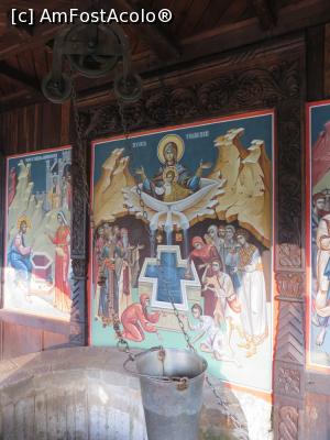[P10] Fântâna seculară din curtea mănăstirii - prima constructive existent pe aceste locuri - Mănăstirea Brâncoveanu, Sâmbăta de Sus.  » foto by tata123 🔱
 - 
<span class="allrVoted glyphicon glyphicon-heart hidden" id="av757445"></span>
<a class="m-l-10 hidden" id="sv757445" onclick="voting_Foto_DelVot(,757445,4842)" role="button">șterge vot <span class="glyphicon glyphicon-remove"></span></a>
<a id="v9757445" class=" c-red"  onclick="voting_Foto_SetVot(757445)" role="button"><span class="glyphicon glyphicon-heart-empty"></span> <b>LIKE</b> = Votează poza</a> <img class="hidden"  id="f757445W9" src="/imagini/loader.gif" border="0" /><span class="AjErrMes hidden" id="e757445ErM"></span>