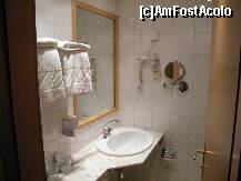 [P05] imagine din baie. Robinetul de apa rece nu se inchidea complet » foto by C.Todi
 - 
<span class="allrVoted glyphicon glyphicon-heart hidden" id="av210950"></span>
<a class="m-l-10 hidden" id="sv210950" onclick="voting_Foto_DelVot(,210950,4851)" role="button">șterge vot <span class="glyphicon glyphicon-remove"></span></a>
<a id="v9210950" class=" c-red"  onclick="voting_Foto_SetVot(210950)" role="button"><span class="glyphicon glyphicon-heart-empty"></span> <b>LIKE</b> = Votează poza</a> <img class="hidden"  id="f210950W9" src="/imagini/loader.gif" border="0" /><span class="AjErrMes hidden" id="e210950ErM"></span>