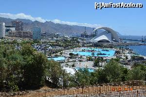 [P08] Parcul maritim din Santa Cruz vazut din Gradina Botanica. 
In departare este o cladire cu multiple functionaitati unde s-a tinut expozitia militatra » foto by marmin
 - 
<span class="allrVoted glyphicon glyphicon-heart hidden" id="av517805"></span>
<a class="m-l-10 hidden" id="sv517805" onclick="voting_Foto_DelVot(,517805,4873)" role="button">șterge vot <span class="glyphicon glyphicon-remove"></span></a>
<a id="v9517805" class=" c-red"  onclick="voting_Foto_SetVot(517805)" role="button"><span class="glyphicon glyphicon-heart-empty"></span> <b>LIKE</b> = Votează poza</a> <img class="hidden"  id="f517805W9" src="/imagini/loader.gif" border="0" /><span class="AjErrMes hidden" id="e517805ErM"></span>