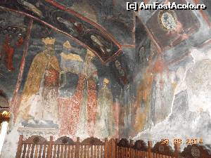 [P20] Strehaia - Palatul Craioveştilor. Biserica, ctitorii Matei Basarab şi doamna sa.  » foto by iulianic
 - 
<span class="allrVoted glyphicon glyphicon-heart hidden" id="av554608"></span>
<a class="m-l-10 hidden" id="sv554608" onclick="voting_Foto_DelVot(,554608,4896)" role="button">șterge vot <span class="glyphicon glyphicon-remove"></span></a>
<a id="v9554608" class=" c-red"  onclick="voting_Foto_SetVot(554608)" role="button"><span class="glyphicon glyphicon-heart-empty"></span> <b>LIKE</b> = Votează poza</a> <img class="hidden"  id="f554608W9" src="/imagini/loader.gif" border="0" /><span class="AjErrMes hidden" id="e554608ErM"></span>