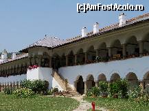 [P18] Manastirea Hurezi - exterior » foto by Lumis66
 - 
<span class="allrVoted glyphicon glyphicon-heart hidden" id="av262897"></span>
<a class="m-l-10 hidden" id="sv262897" onclick="voting_Foto_DelVot(,262897,4898)" role="button">șterge vot <span class="glyphicon glyphicon-remove"></span></a>
<a id="v9262897" class=" c-red"  onclick="voting_Foto_SetVot(262897)" role="button"><span class="glyphicon glyphicon-heart-empty"></span> <b>LIKE</b> = Votează poza</a> <img class="hidden"  id="f262897W9" src="/imagini/loader.gif" border="0" /><span class="AjErrMes hidden" id="e262897ErM"></span>
