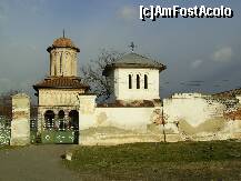 [P17] Manastirea Plataresti - Intrarea in incinta. » foto by iulianic
 - 
<span class="allrVoted glyphicon glyphicon-heart hidden" id="av245678"></span>
<a class="m-l-10 hidden" id="sv245678" onclick="voting_Foto_DelVot(,245678,4898)" role="button">șterge vot <span class="glyphicon glyphicon-remove"></span></a>
<a id="v9245678" class=" c-red"  onclick="voting_Foto_SetVot(245678)" role="button"><span class="glyphicon glyphicon-heart-empty"></span> <b>LIKE</b> = Votează poza</a> <img class="hidden"  id="f245678W9" src="/imagini/loader.gif" border="0" /><span class="AjErrMes hidden" id="e245678ErM"></span>