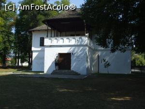 [P03] Cula Glogoveanu, vedere dinspre parcul cu stejari seculari » foto by Cristian_h
 - 
<span class="allrVoted glyphicon glyphicon-heart hidden" id="av936874"></span>
<a class="m-l-10 hidden" id="sv936874" onclick="voting_Foto_DelVot(,936874,4898)" role="button">șterge vot <span class="glyphicon glyphicon-remove"></span></a>
<a id="v9936874" class=" c-red"  onclick="voting_Foto_SetVot(936874)" role="button"><span class="glyphicon glyphicon-heart-empty"></span> <b>LIKE</b> = Votează poza</a> <img class="hidden"  id="f936874W9" src="/imagini/loader.gif" border="0" /><span class="AjErrMes hidden" id="e936874ErM"></span>