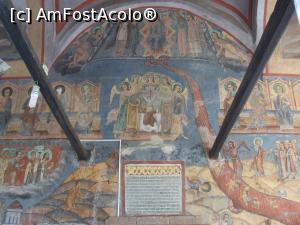 [P05] fresca de la intrarea în Biserica Sf. Nicolae din Glogova » foto by Cristian_h
 - 
<span class="allrVoted glyphicon glyphicon-heart hidden" id="av936876"></span>
<a class="m-l-10 hidden" id="sv936876" onclick="voting_Foto_DelVot(,936876,4898)" role="button">șterge vot <span class="glyphicon glyphicon-remove"></span></a>
<a id="v9936876" class=" c-red"  onclick="voting_Foto_SetVot(936876)" role="button"><span class="glyphicon glyphicon-heart-empty"></span> <b>LIKE</b> = Votează poza</a> <img class="hidden"  id="f936876W9" src="/imagini/loader.gif" border="0" /><span class="AjErrMes hidden" id="e936876ErM"></span>