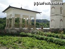 [P16] Altar exterior Manastirea Bistrita- aici se tin slujbele cand este vreme frumoasa » foto by Floria
 - 
<span class="allrVoted glyphicon glyphicon-heart hidden" id="av299275"></span>
<a class="m-l-10 hidden" id="sv299275" onclick="voting_Foto_DelVot(,299275,4898)" role="button">șterge vot <span class="glyphicon glyphicon-remove"></span></a>
<a id="v9299275" class=" c-red"  onclick="voting_Foto_SetVot(299275)" role="button"><span class="glyphicon glyphicon-heart-empty"></span> <b>LIKE</b> = Votează poza</a> <img class="hidden"  id="f299275W9" src="/imagini/loader.gif" border="0" /><span class="AjErrMes hidden" id="e299275ErM"></span>