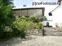 [P25] Imagine din curtea Manastirii dintr-un lemn » foto by Floria
 - 
<span class="allrVoted glyphicon glyphicon-heart hidden" id="av299286"></span>
<a class="m-l-10 hidden" id="sv299286" onclick="voting_Foto_DelVot(,299286,4898)" role="button">șterge vot <span class="glyphicon glyphicon-remove"></span></a>
<a id="v9299286" class=" c-red"  onclick="voting_Foto_SetVot(299286)" role="button"><span class="glyphicon glyphicon-heart-empty"></span> <b>LIKE</b> = Votează poza</a> <img class="hidden"  id="f299286W9" src="/imagini/loader.gif" border="0" /><span class="AjErrMes hidden" id="e299286ErM"></span>