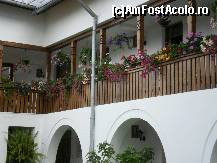 [P44] Pridvorul casei de oaspeti de la Manastirea Dintr-un Lemn. » foto by Floria
 - 
<span class="allrVoted glyphicon glyphicon-heart hidden" id="av300069"></span>
<a class="m-l-10 hidden" id="sv300069" onclick="voting_Foto_DelVot(,300069,4898)" role="button">șterge vot <span class="glyphicon glyphicon-remove"></span></a>
<a id="v9300069" class=" c-red"  onclick="voting_Foto_SetVot(300069)" role="button"><span class="glyphicon glyphicon-heart-empty"></span> <b>LIKE</b> = Votează poza</a> <img class="hidden"  id="f300069W9" src="/imagini/loader.gif" border="0" /><span class="AjErrMes hidden" id="e300069ErM"></span>