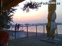 [P03] Vedere dispre terasa...amurgul se aprinsese » foto by liviadavidescu
 - 
<span class="allrVoted glyphicon glyphicon-heart hidden" id="av148035"></span>
<a class="m-l-10 hidden" id="sv148035" onclick="voting_Foto_DelVot(,148035,4898)" role="button">șterge vot <span class="glyphicon glyphicon-remove"></span></a>
<a id="v9148035" class=" c-red"  onclick="voting_Foto_SetVot(148035)" role="button"><span class="glyphicon glyphicon-heart-empty"></span> <b>LIKE</b> = Votează poza</a> <img class="hidden"  id="f148035W9" src="/imagini/loader.gif" border="0" /><span class="AjErrMes hidden" id="e148035ErM"></span>