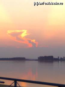 [P05] Se zice ca o poza valoreaza cat o mie de cuvinte...
Eu cred c poa asta valoreaza, cat ..un milion de cuvinte » foto by liviadavidescu
 - 
<span class="allrVoted glyphicon glyphicon-heart hidden" id="av148037"></span>
<a class="m-l-10 hidden" id="sv148037" onclick="voting_Foto_DelVot(,148037,4898)" role="button">șterge vot <span class="glyphicon glyphicon-remove"></span></a>
<a id="v9148037" class=" c-red"  onclick="voting_Foto_SetVot(148037)" role="button"><span class="glyphicon glyphicon-heart-empty"></span> <b>LIKE</b> = Votează poza</a> <img class="hidden"  id="f148037W9" src="/imagini/loader.gif" border="0" /><span class="AjErrMes hidden" id="e148037ErM"></span>