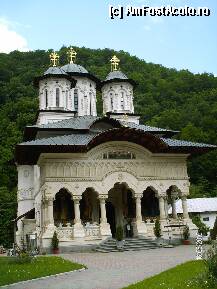 [P19] Biserica Manastirii Lainici » foto by Valentina69
 - 
<span class="allrVoted glyphicon glyphicon-heart hidden" id="av78611"></span>
<a class="m-l-10 hidden" id="sv78611" onclick="voting_Foto_DelVot(,78611,4898)" role="button">șterge vot <span class="glyphicon glyphicon-remove"></span></a>
<a id="v978611" class=" c-red"  onclick="voting_Foto_SetVot(78611)" role="button"><span class="glyphicon glyphicon-heart-empty"></span> <b>LIKE</b> = Votează poza</a> <img class="hidden"  id="f78611W9" src="/imagini/loader.gif" border="0" /><span class="AjErrMes hidden" id="e78611ErM"></span>