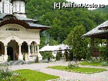 [P20] Curtea Manastirii Lainici aflata la buza padurii » foto by Valentina69
 - 
<span class="allrVoted glyphicon glyphicon-heart hidden" id="av78612"></span>
<a class="m-l-10 hidden" id="sv78612" onclick="voting_Foto_DelVot(,78612,4898)" role="button">șterge vot <span class="glyphicon glyphicon-remove"></span></a>
<a id="v978612" class=" c-red"  onclick="voting_Foto_SetVot(78612)" role="button"><span class="glyphicon glyphicon-heart-empty"></span> <b>LIKE</b> = Votează poza</a> <img class="hidden"  id="f78612W9" src="/imagini/loader.gif" border="0" /><span class="AjErrMes hidden" id="e78612ErM"></span>