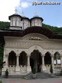 [P49] Manastirea Lainici » foto by ancamariagadea*
 - 
<span class="allrVoted glyphicon glyphicon-heart hidden" id="av77928"></span>
<a class="m-l-10 hidden" id="sv77928" onclick="voting_Foto_DelVot(,77928,4898)" role="button">șterge vot <span class="glyphicon glyphicon-remove"></span></a>
<a id="v977928" class=" c-red"  onclick="voting_Foto_SetVot(77928)" role="button"><span class="glyphicon glyphicon-heart-empty"></span> <b>LIKE</b> = Votează poza</a> <img class="hidden"  id="f77928W9" src="/imagini/loader.gif" border="0" /><span class="AjErrMes hidden" id="e77928ErM"></span>