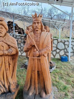 [P16] Sculptură cu drujba - personaje istorice. » foto by tata123 🔱
 - 
<span class="allrVoted glyphicon glyphicon-heart hidden" id="av1349799"></span>
<a class="m-l-10 hidden" id="sv1349799" onclick="voting_Foto_DelVot(,1349799,4898)" role="button">șterge vot <span class="glyphicon glyphicon-remove"></span></a>
<a id="v91349799" class=" c-red"  onclick="voting_Foto_SetVot(1349799)" role="button"><span class="glyphicon glyphicon-heart-empty"></span> <b>LIKE</b> = Votează poza</a> <img class="hidden"  id="f1349799W9" src="/imagini/loader.gif" border="0" /><span class="AjErrMes hidden" id="e1349799ErM"></span>