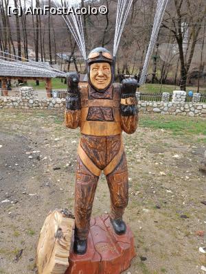 [P17] Sculptură cu drujba - Smaranda Brăescu. » foto by tata123 🔱
 - 
<span class="allrVoted glyphicon glyphicon-heart hidden" id="av1349800"></span>
<a class="m-l-10 hidden" id="sv1349800" onclick="voting_Foto_DelVot(,1349800,4898)" role="button">șterge vot <span class="glyphicon glyphicon-remove"></span></a>
<a id="v91349800" class=" c-red"  onclick="voting_Foto_SetVot(1349800)" role="button"><span class="glyphicon glyphicon-heart-empty"></span> <b>LIKE</b> = Votează poza</a> <img class="hidden"  id="f1349800W9" src="/imagini/loader.gif" border="0" /><span class="AjErrMes hidden" id="e1349800ErM"></span>