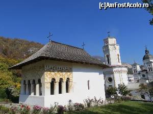 [P05] Biserica-bolniță a Mănăstirii Bistrița, Vâlcea.  » foto by tata123 🔱
 - 
<span class="allrVoted glyphicon glyphicon-heart hidden" id="av602763"></span>
<a class="m-l-10 hidden" id="sv602763" onclick="voting_Foto_DelVot(,602763,4898)" role="button">șterge vot <span class="glyphicon glyphicon-remove"></span></a>
<a id="v9602763" class=" c-red"  onclick="voting_Foto_SetVot(602763)" role="button"><span class="glyphicon glyphicon-heart-empty"></span> <b>LIKE</b> = Votează poza</a> <img class="hidden"  id="f602763W9" src="/imagini/loader.gif" border="0" /><span class="AjErrMes hidden" id="e602763ErM"></span>