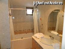 [P03] Baia cu cada foarte spatioasa » foto by movadis
 - 
<span class="allrVoted glyphicon glyphicon-heart hidden" id="av344845"></span>
<a class="m-l-10 hidden" id="sv344845" onclick="voting_Foto_DelVot(,344845,4903)" role="button">șterge vot <span class="glyphicon glyphicon-remove"></span></a>
<a id="v9344845" class=" c-red"  onclick="voting_Foto_SetVot(344845)" role="button"><span class="glyphicon glyphicon-heart-empty"></span> <b>LIKE</b> = Votează poza</a> <img class="hidden"  id="f344845W9" src="/imagini/loader.gif" border="0" /><span class="AjErrMes hidden" id="e344845ErM"></span>