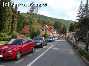 [P03] Strada Trandafirilor din Sovata este aglomerată la ceas de seară.  » foto by Floryn81
 - 
<span class="allrVoted glyphicon glyphicon-heart hidden" id="av721064"></span>
<a class="m-l-10 hidden" id="sv721064" onclick="voting_Foto_DelVot(,721064,4909)" role="button">șterge vot <span class="glyphicon glyphicon-remove"></span></a>
<a id="v9721064" class=" c-red"  onclick="voting_Foto_SetVot(721064)" role="button"><span class="glyphicon glyphicon-heart-empty"></span> <b>LIKE</b> = Votează poza</a> <img class="hidden"  id="f721064W9" src="/imagini/loader.gif" border="0" /><span class="AjErrMes hidden" id="e721064ErM"></span>