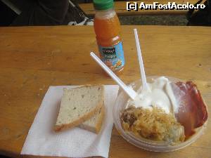 [P13] Iata si meniul 'stas' de la festival, 12 lei (fara Cappy)  » foto by dorgo
 - 
<span class="allrVoted glyphicon glyphicon-heart hidden" id="av561692"></span>
<a class="m-l-10 hidden" id="sv561692" onclick="voting_Foto_DelVot(,561692,4909)" role="button">șterge vot <span class="glyphicon glyphicon-remove"></span></a>
<a id="v9561692" class=" c-red"  onclick="voting_Foto_SetVot(561692)" role="button"><span class="glyphicon glyphicon-heart-empty"></span> <b>LIKE</b> = Votează poza</a> <img class="hidden"  id="f561692W9" src="/imagini/loader.gif" border="0" /><span class="AjErrMes hidden" id="e561692ErM"></span>