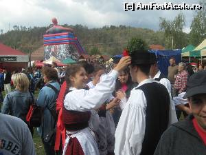 [P14] Tinerii dansatori ai festivalului » foto by dorgo
 - 
<span class="allrVoted glyphicon glyphicon-heart hidden" id="av561693"></span>
<a class="m-l-10 hidden" id="sv561693" onclick="voting_Foto_DelVot(,561693,4909)" role="button">șterge vot <span class="glyphicon glyphicon-remove"></span></a>
<a id="v9561693" class=" c-red"  onclick="voting_Foto_SetVot(561693)" role="button"><span class="glyphicon glyphicon-heart-empty"></span> <b>LIKE</b> = Votează poza</a> <img class="hidden"  id="f561693W9" src="/imagini/loader.gif" border="0" /><span class="AjErrMes hidden" id="e561693ErM"></span>