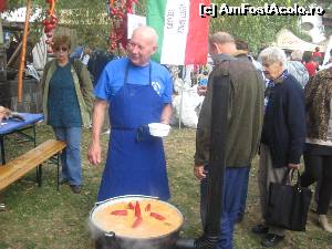 [P17] Exista un premiu si pentru cea mai esteica si originala oala de sarmale » foto by dorgo
 - 
<span class="allrVoted glyphicon glyphicon-heart hidden" id="av561697"></span>
<a class="m-l-10 hidden" id="sv561697" onclick="voting_Foto_DelVot(,561697,4909)" role="button">șterge vot <span class="glyphicon glyphicon-remove"></span></a>
<a id="v9561697" class=" c-red"  onclick="voting_Foto_SetVot(561697)" role="button"><span class="glyphicon glyphicon-heart-empty"></span> <b>LIKE</b> = Votează poza</a> <img class="hidden"  id="f561697W9" src="/imagini/loader.gif" border="0" /><span class="AjErrMes hidden" id="e561697ErM"></span>