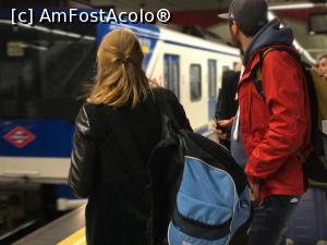 [P04] Asteptand metroul in Madrid » foto by trav3licious
 - 
<span class="allrVoted glyphicon glyphicon-heart hidden" id="av826646"></span>
<a class="m-l-10 hidden" id="sv826646" onclick="voting_Foto_DelVot(,826646,4925)" role="button">șterge vot <span class="glyphicon glyphicon-remove"></span></a>
<a id="v9826646" class=" c-red"  onclick="voting_Foto_SetVot(826646)" role="button"><span class="glyphicon glyphicon-heart-empty"></span> <b>LIKE</b> = Votează poza</a> <img class="hidden"  id="f826646W9" src="/imagini/loader.gif" border="0" /><span class="AjErrMes hidden" id="e826646ErM"></span>