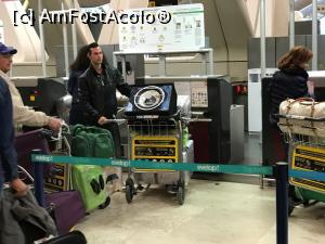 [P05] La check-in pentru Havana, in aeroport la Madrid. Asa de multe bagaje cum nu mai mai vazut nicaieri » foto by trav3licious
 - 
<span class="allrVoted glyphicon glyphicon-heart hidden" id="av826647"></span>
<a class="m-l-10 hidden" id="sv826647" onclick="voting_Foto_DelVot(,826647,4925)" role="button">șterge vot <span class="glyphicon glyphicon-remove"></span></a>
<a id="v9826647" class=" c-red"  onclick="voting_Foto_SetVot(826647)" role="button"><span class="glyphicon glyphicon-heart-empty"></span> <b>LIKE</b> = Votează poza</a> <img class="hidden"  id="f826647W9" src="/imagini/loader.gif" border="0" /><span class="AjErrMes hidden" id="e826647ErM"></span>