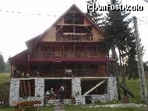 [P43] 'Moara Titului' la apus de soare; camera noastra era la etjul 2, stanga; deasupra noastra, mansarda, cu un balcon mai mare la primul nivel, unde este firma pensiunii... » foto by trandafir 1970*
 - 
<span class="allrVoted glyphicon glyphicon-heart hidden" id="av117634"></span>
<a class="m-l-10 hidden" id="sv117634" onclick="voting_Foto_DelVot(,117634,4933)" role="button">șterge vot <span class="glyphicon glyphicon-remove"></span></a>
<a id="v9117634" class=" c-red"  onclick="voting_Foto_SetVot(117634)" role="button"><span class="glyphicon glyphicon-heart-empty"></span> <b>LIKE</b> = Votează poza</a> <img class="hidden"  id="f117634W9" src="/imagini/loader.gif" border="0" /><span class="AjErrMes hidden" id="e117634ErM"></span>