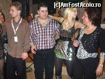 [P29] Poza de grup!!!Nu stiu userul din stanga,dar in dreapta,ileanaexperta... » foto by trandafir 1970*
 - 
<span class="allrVoted glyphicon glyphicon-heart hidden" id="av52638"></span>
<a class="m-l-10 hidden" id="sv52638" onclick="voting_Foto_DelVot(,52638,4961)" role="button">șterge vot <span class="glyphicon glyphicon-remove"></span></a>
<a id="v952638" class=" c-red"  onclick="voting_Foto_SetVot(52638)" role="button"><span class="glyphicon glyphicon-heart-empty"></span> <b>LIKE</b> = Votează poza</a> <img class="hidden"  id="f52638W9" src="/imagini/loader.gif" border="0" /><span class="AjErrMes hidden" id="e52638ErM"></span>