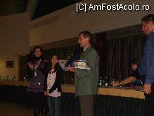 [P04] Cornel fericit si emotionat de atatea cadouri (in dreapta e pepsi, iar mai in spate inimoasa de Sanziana) » foto by dananecula*
 - 
<span class="allrVoted glyphicon glyphicon-heart hidden" id="av61488"></span>
<a class="m-l-10 hidden" id="sv61488" onclick="voting_Foto_DelVot(,61488,4961)" role="button">șterge vot <span class="glyphicon glyphicon-remove"></span></a>
<a id="v961488" class=" c-red"  onclick="voting_Foto_SetVot(61488)" role="button"><span class="glyphicon glyphicon-heart-empty"></span> <b>LIKE</b> = Votează poza</a> <img class="hidden"  id="f61488W9" src="/imagini/loader.gif" border="0" /><span class="AjErrMes hidden" id="e61488ErM"></span>