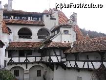 [P11] Castelul Bran - poza facuta din interior » foto by Ciolea
 - 
<span class="allrVoted glyphicon glyphicon-heart hidden" id="av51029"></span>
<a class="m-l-10 hidden" id="sv51029" onclick="voting_Foto_DelVot(,51029,4961)" role="button">șterge vot <span class="glyphicon glyphicon-remove"></span></a>
<a id="v951029" class=" c-red"  onclick="voting_Foto_SetVot(51029)" role="button"><span class="glyphicon glyphicon-heart-empty"></span> <b>LIKE</b> = Votează poza</a> <img class="hidden"  id="f51029W9" src="/imagini/loader.gif" border="0" /><span class="AjErrMes hidden" id="e51029ErM"></span>