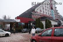[P01] Hotelul Piatra Mare şi o parte din larga parcare a lui. » foto by Costi
 - 
<span class="allrVoted glyphicon glyphicon-heart hidden" id="av50382"></span>
<a class="m-l-10 hidden" id="sv50382" onclick="voting_Foto_DelVot(,50382,4961)" role="button">șterge vot <span class="glyphicon glyphicon-remove"></span></a>
<a id="v950382" class=" c-red"  onclick="voting_Foto_SetVot(50382)" role="button"><span class="glyphicon glyphicon-heart-empty"></span> <b>LIKE</b> = Votează poza</a> <img class="hidden"  id="f50382W9" src="/imagini/loader.gif" border="0" /><span class="AjErrMes hidden" id="e50382ErM"></span>