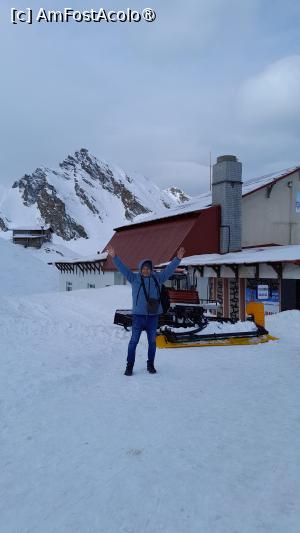 [P36] ne bucuram sa fim aici, in spate statia de telecabina » foto by Yolanda
 - 
<span class="allrVoted glyphicon glyphicon-heart hidden" id="av1413817"></span>
<a class="m-l-10 hidden" id="sv1413817" onclick="voting_Foto_DelVot(,1413817,4967)" role="button">șterge vot <span class="glyphicon glyphicon-remove"></span></a>
<a id="v91413817" class=" c-red"  onclick="voting_Foto_SetVot(1413817)" role="button"><span class="glyphicon glyphicon-heart-empty"></span> <b>LIKE</b> = Votează poza</a> <img class="hidden"  id="f1413817W9" src="/imagini/loader.gif" border="0" /><span class="AjErrMes hidden" id="e1413817ErM"></span>