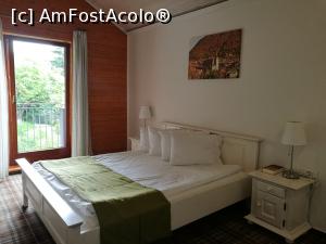 [P03] Hotelul Kolping, camera standard » foto by crismis
 - 
<span class="allrVoted glyphicon glyphicon-heart hidden" id="av942149"></span>
<a class="m-l-10 hidden" id="sv942149" onclick="voting_Foto_DelVot(,942149,4996)" role="button">șterge vot <span class="glyphicon glyphicon-remove"></span></a>
<a id="v9942149" class=" c-red"  onclick="voting_Foto_SetVot(942149)" role="button"><span class="glyphicon glyphicon-heart-empty"></span> <b>LIKE</b> = Votează poza</a> <img class="hidden"  id="f942149W9" src="/imagini/loader.gif" border="0" /><span class="AjErrMes hidden" id="e942149ErM"></span>