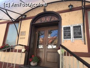 [P03] Restaurant Casa Terra - intrarea şi tăbliţa cu 'slow food' » foto by nicole33
 - 
<span class="allrVoted glyphicon glyphicon-heart hidden" id="av1018449"></span>
<a class="m-l-10 hidden" id="sv1018449" onclick="voting_Foto_DelVot(,1018449,4997)" role="button">șterge vot <span class="glyphicon glyphicon-remove"></span></a>
<a id="v91018449" class=" c-red"  onclick="voting_Foto_SetVot(1018449)" role="button"><span class="glyphicon glyphicon-heart-empty"></span> <b>LIKE</b> = Votează poza</a> <img class="hidden"  id="f1018449W9" src="/imagini/loader.gif" border="0" /><span class="AjErrMes hidden" id="e1018449ErM"></span>