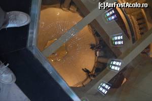 [P35] Geamul de sticla din pardosea... privind spre interorul vecihului turn de aparare. Biserica Sf. Gheorghe. Cairoul Coptic.  » foto by TraianS
 - 
<span class="allrVoted glyphicon glyphicon-heart hidden" id="av576720"></span>
<a class="m-l-10 hidden" id="sv576720" onclick="voting_Foto_DelVot(,576720,5067)" role="button">șterge vot <span class="glyphicon glyphicon-remove"></span></a>
<a id="v9576720" class=" c-red"  onclick="voting_Foto_SetVot(576720)" role="button"><span class="glyphicon glyphicon-heart-empty"></span> <b>LIKE</b> = Votează poza</a> <img class="hidden"  id="f576720W9" src="/imagini/loader.gif" border="0" /><span class="AjErrMes hidden" id="e576720ErM"></span>