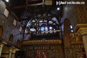 [P47] Biserica Suspendata. Cairoul Coptic.  » foto by TraianS
 - 
<span class="allrVoted glyphicon glyphicon-heart hidden" id="av576732"></span>
<a class="m-l-10 hidden" id="sv576732" onclick="voting_Foto_DelVot(,576732,5067)" role="button">șterge vot <span class="glyphicon glyphicon-remove"></span></a>
<a id="v9576732" class=" c-red"  onclick="voting_Foto_SetVot(576732)" role="button"><span class="glyphicon glyphicon-heart-empty"></span> <b>LIKE</b> = Votează poza</a> <img class="hidden"  id="f576732W9" src="/imagini/loader.gif" border="0" /><span class="AjErrMes hidden" id="e576732ErM"></span>