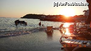 [P05] Apus de soare de pe micuta plaja » foto by livv1973
 - 
<span class="allrVoted glyphicon glyphicon-heart hidden" id="av433905"></span>
<a class="m-l-10 hidden" id="sv433905" onclick="voting_Foto_DelVot(,433905,5069)" role="button">șterge vot <span class="glyphicon glyphicon-remove"></span></a>
<a id="v9433905" class=" c-red"  onclick="voting_Foto_SetVot(433905)" role="button"><span class="glyphicon glyphicon-heart-empty"></span> <b>LIKE</b> = Votează poza</a> <img class="hidden"  id="f433905W9" src="/imagini/loader.gif" border="0" /><span class="AjErrMes hidden" id="e433905ErM"></span>