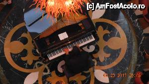 [P09] Pianistul care in fiecare seara ne incanta cu acordurile lui » foto by livv1973
 - 
<span class="allrVoted glyphicon glyphicon-heart hidden" id="av433913"></span>
<a class="m-l-10 hidden" id="sv433913" onclick="voting_Foto_DelVot(,433913,5069)" role="button">șterge vot <span class="glyphicon glyphicon-remove"></span></a>
<a id="v9433913" class=" c-red"  onclick="voting_Foto_SetVot(433913)" role="button"><span class="glyphicon glyphicon-heart-empty"></span> <b>LIKE</b> = Votează poza</a> <img class="hidden"  id="f433913W9" src="/imagini/loader.gif" border="0" /><span class="AjErrMes hidden" id="e433913ErM"></span>