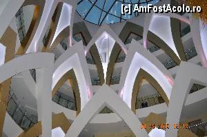 [P12] Interiorul hotelului vazut de la receptie » foto by aaaaa
 - 
<span class="allrVoted glyphicon glyphicon-heart hidden" id="av426404"></span>
<a class="m-l-10 hidden" id="sv426404" onclick="voting_Foto_DelVot(,426404,5069)" role="button">șterge vot <span class="glyphicon glyphicon-remove"></span></a>
<a id="v9426404" class=" c-red"  onclick="voting_Foto_SetVot(426404)" role="button"><span class="glyphicon glyphicon-heart-empty"></span> <b>LIKE</b> = Votează poza</a> <img class="hidden"  id="f426404W9" src="/imagini/loader.gif" border="0" /><span class="AjErrMes hidden" id="e426404ErM"></span>