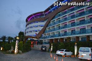 [P13] Intrarea in hotel dinspre strada » foto by aaaaa
 - 
<span class="allrVoted glyphicon glyphicon-heart hidden" id="av426405"></span>
<a class="m-l-10 hidden" id="sv426405" onclick="voting_Foto_DelVot(,426405,5069)" role="button">șterge vot <span class="glyphicon glyphicon-remove"></span></a>
<a id="v9426405" class=" c-red"  onclick="voting_Foto_SetVot(426405)" role="button"><span class="glyphicon glyphicon-heart-empty"></span> <b>LIKE</b> = Votează poza</a> <img class="hidden"  id="f426405W9" src="/imagini/loader.gif" border="0" /><span class="AjErrMes hidden" id="e426405ErM"></span>