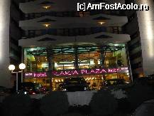 [P10] Trakia Plaza noaptea » foto by poll
 - 
<span class="allrVoted glyphicon glyphicon-heart hidden" id="av61826"></span>
<a class="m-l-10 hidden" id="sv61826" onclick="voting_Foto_DelVot(,61826,5081)" role="button">șterge vot <span class="glyphicon glyphicon-remove"></span></a>
<a id="v961826" class=" c-red"  onclick="voting_Foto_SetVot(61826)" role="button"><span class="glyphicon glyphicon-heart-empty"></span> <b>LIKE</b> = Votează poza</a> <img class="hidden"  id="f61826W9" src="/imagini/loader.gif" border="0" /><span class="AjErrMes hidden" id="e61826ErM"></span>