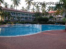 [P04] una din cele 3 complexuri de piscine ale hotelului... Bazinul rotund e jacuzzi... » foto by Daniel35
 - 
<span class="allrVoted glyphicon glyphicon-heart hidden" id="av54128"></span>
<a class="m-l-10 hidden" id="sv54128" onclick="voting_Foto_DelVot(,54128,5086)" role="button">șterge vot <span class="glyphicon glyphicon-remove"></span></a>
<a id="v954128" class=" c-red"  onclick="voting_Foto_SetVot(54128)" role="button"><span class="glyphicon glyphicon-heart-empty"></span> <b>LIKE</b> = Votează poza</a> <img class="hidden"  id="f54128W9" src="/imagini/loader.gif" border="0" /><span class="AjErrMes hidden" id="e54128ErM"></span>