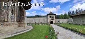 [P43] Bucovina in 4 zile - La Manastirea Moldovita. » foto by iulianic
 - 
<span class="allrVoted glyphicon glyphicon-heart hidden" id="av1543162"></span>
<a class="m-l-10 hidden" id="sv1543162" onclick="voting_Foto_DelVot(,1543162,5114)" role="button">șterge vot <span class="glyphicon glyphicon-remove"></span></a>
<a id="v91543162" class=" c-red"  onclick="voting_Foto_SetVot(1543162)" role="button"><span class="glyphicon glyphicon-heart-empty"></span> <b>LIKE</b> = Votează poza</a> <img class="hidden"  id="f1543162W9" src="/imagini/loader.gif" border="0" /><span class="AjErrMes hidden" id="e1543162ErM"></span>